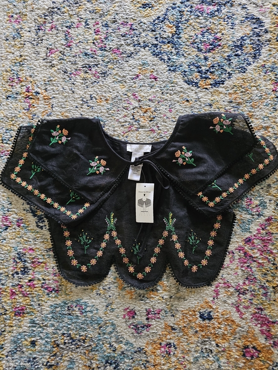 House of Harlow 1960 Accessories - House of Harlow 1960 Black Embroidered Floral Detachable Collar